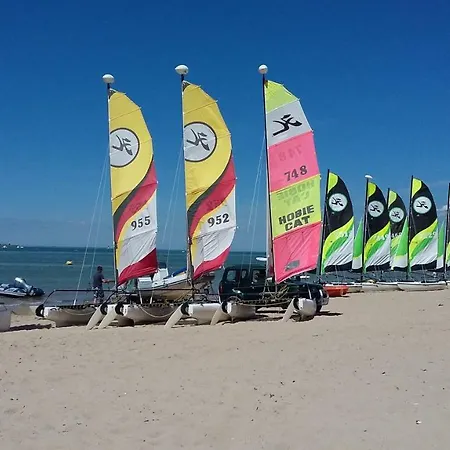 アパート La Gimoniere